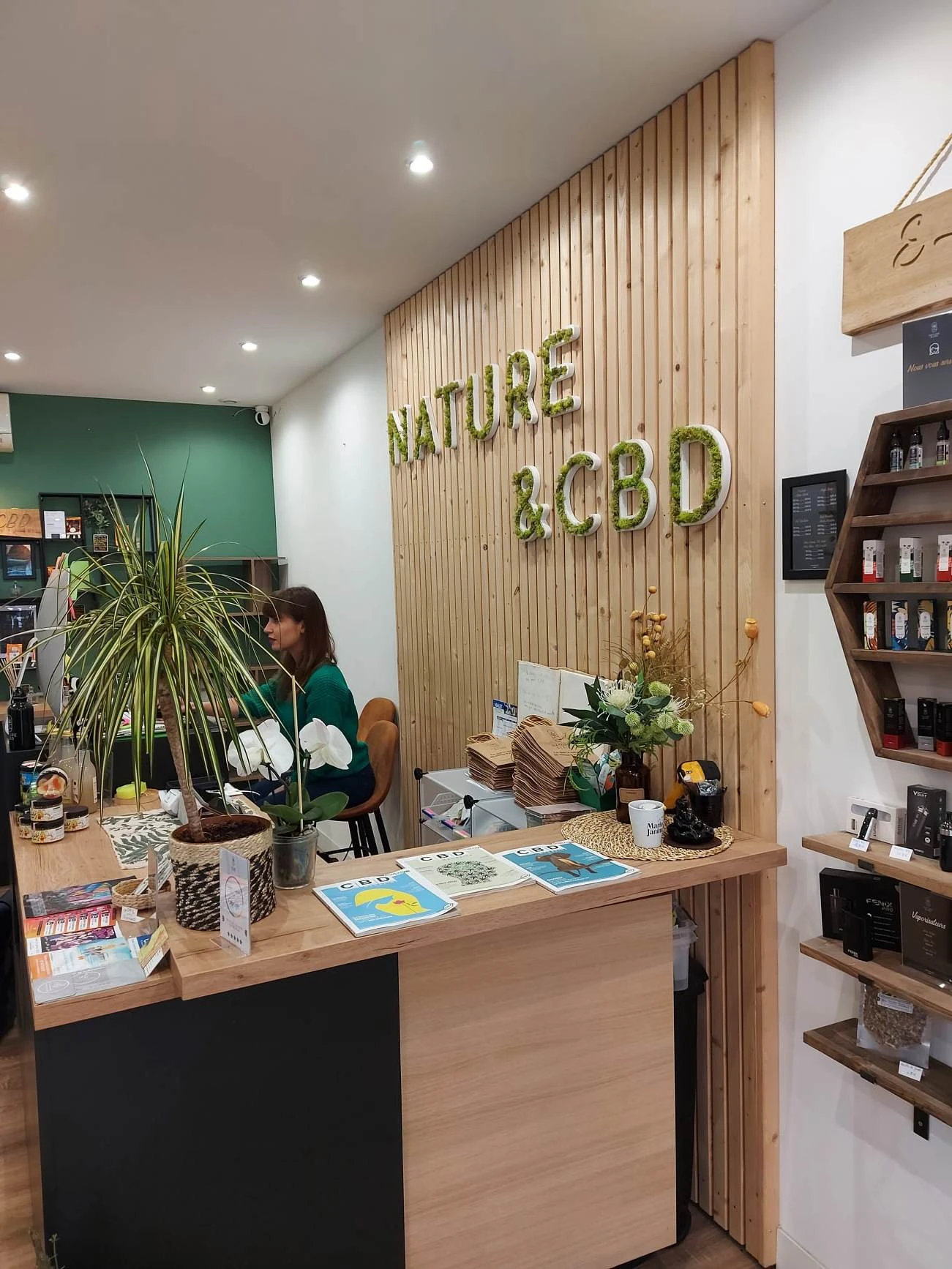 découvrez le meilleur magasin cbd à toulouse offrant une large gamme de produits de qualité, conseils personnalisés et accueil chaleureux pour votre bien-être.