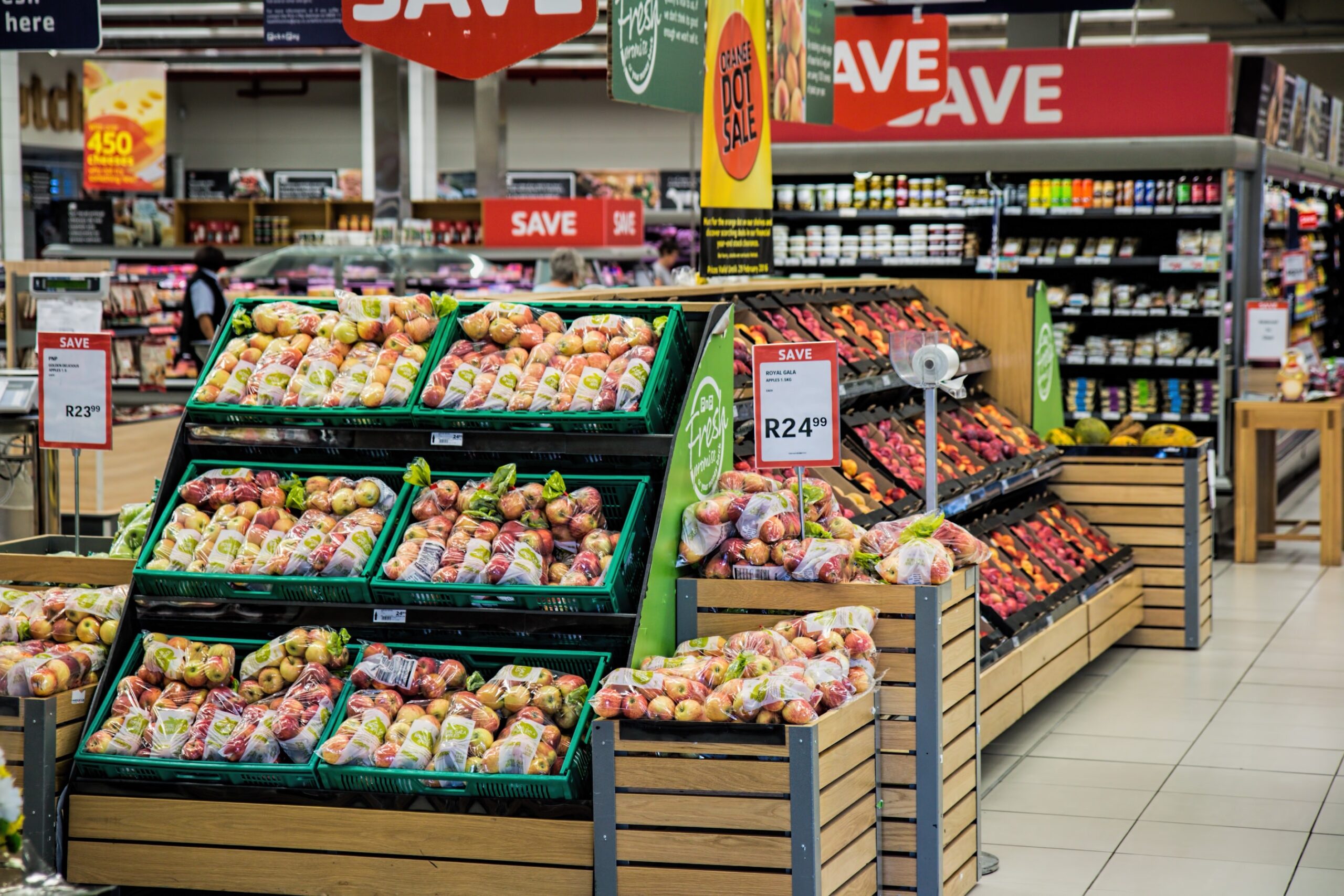 découvrez comment le trade marketing peut booster la visibilité de vos produits en grande distribution grâce à des stratégies efficaces et ciblées.